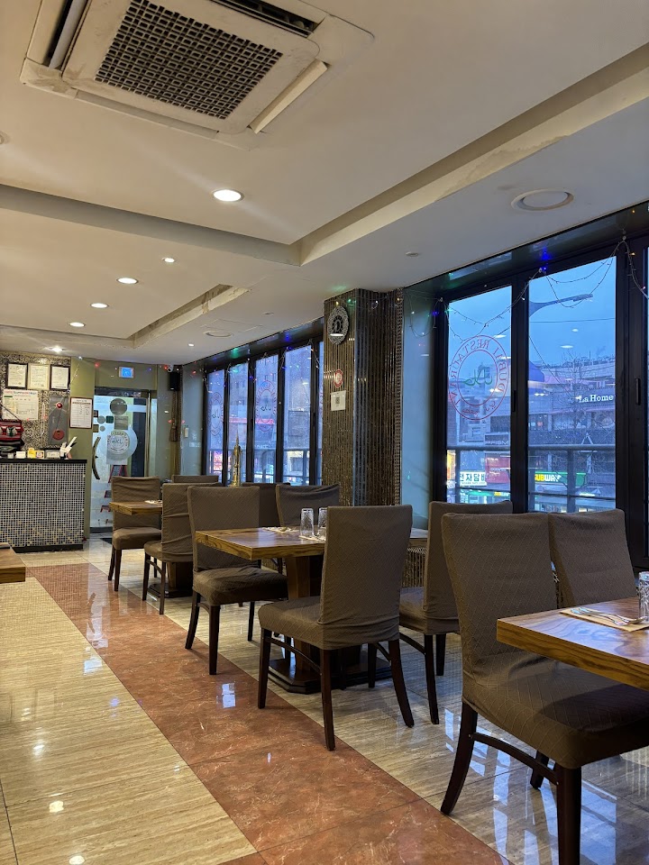 Dubai Restaurant representative photo