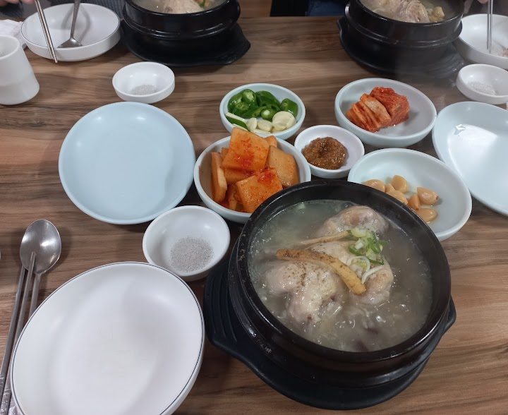 Giant Samgyetang representative photo