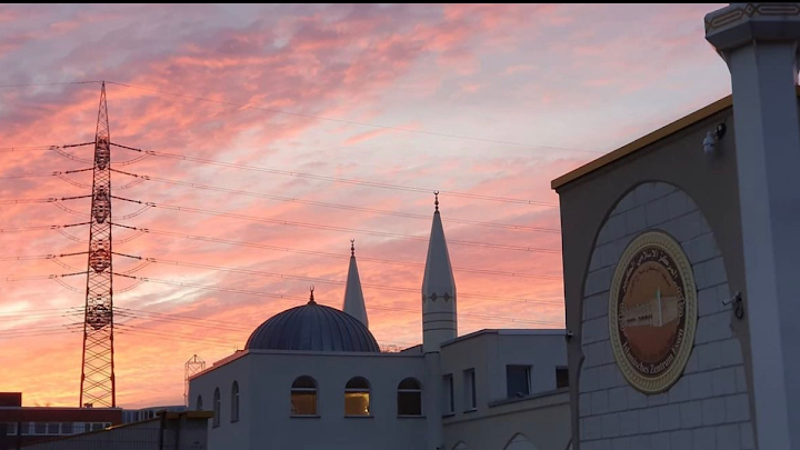 Islamisches Zentrum Essen – Salâhud-Dîn-Moschee المركز الإسلامي الكبير في اسن مسجد السلطان صلاح الدين representative photo